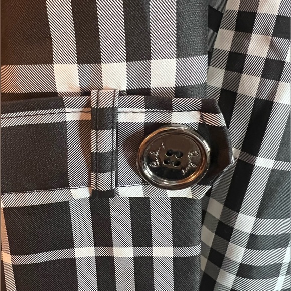 Beautiful Burberry jacket - Picture 7 of 8